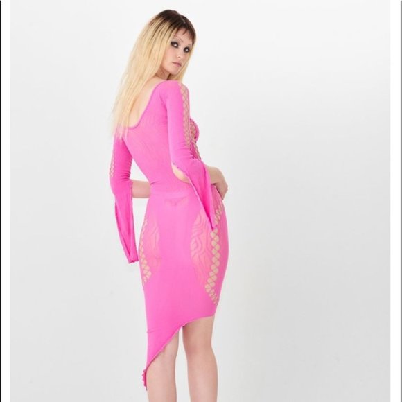 Brand NEW (NWOT) POSTER GIRL Charlotte Midi Dress in Fuchsia Pink - Picture 2 of 3